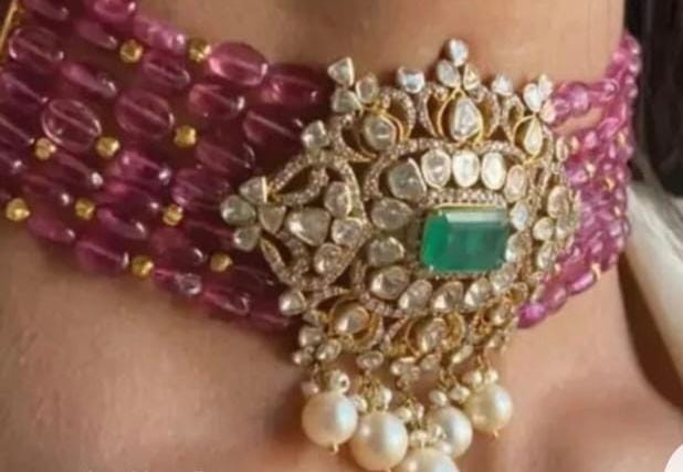 Choker with Emerald centre